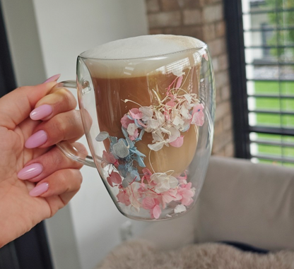 Dvigubo stiklo puodelis su gėlėmis viduje 300ml. (SZK179) su kava