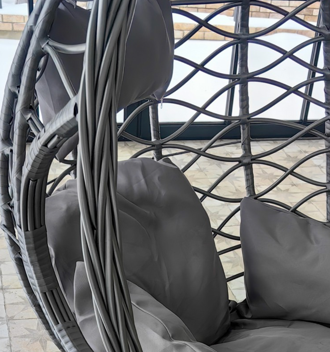 „COCOON“ SODO SUPAMOJI KĖDĖ SU PAGALVĖLĖMIS (KR26) šonas iš arti