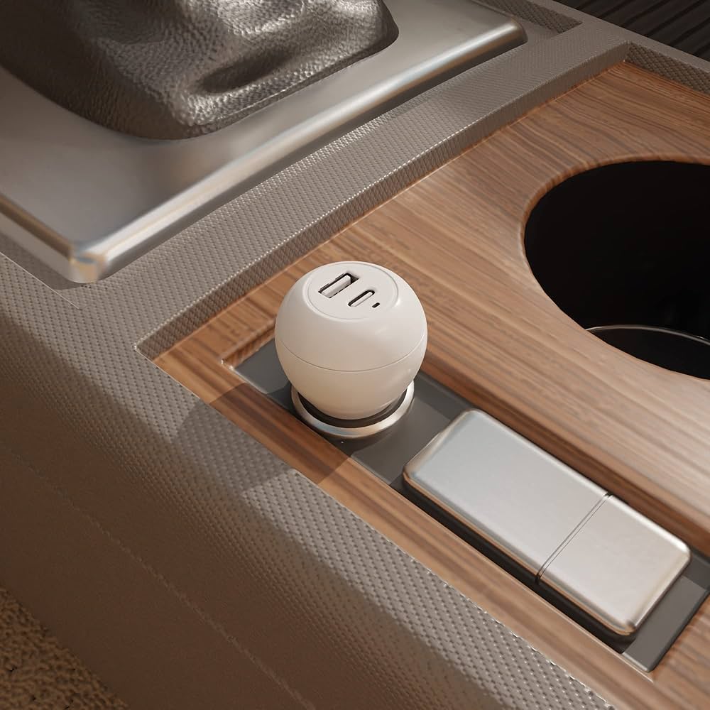 dviejų prievadų automobilinis įkroviklis 